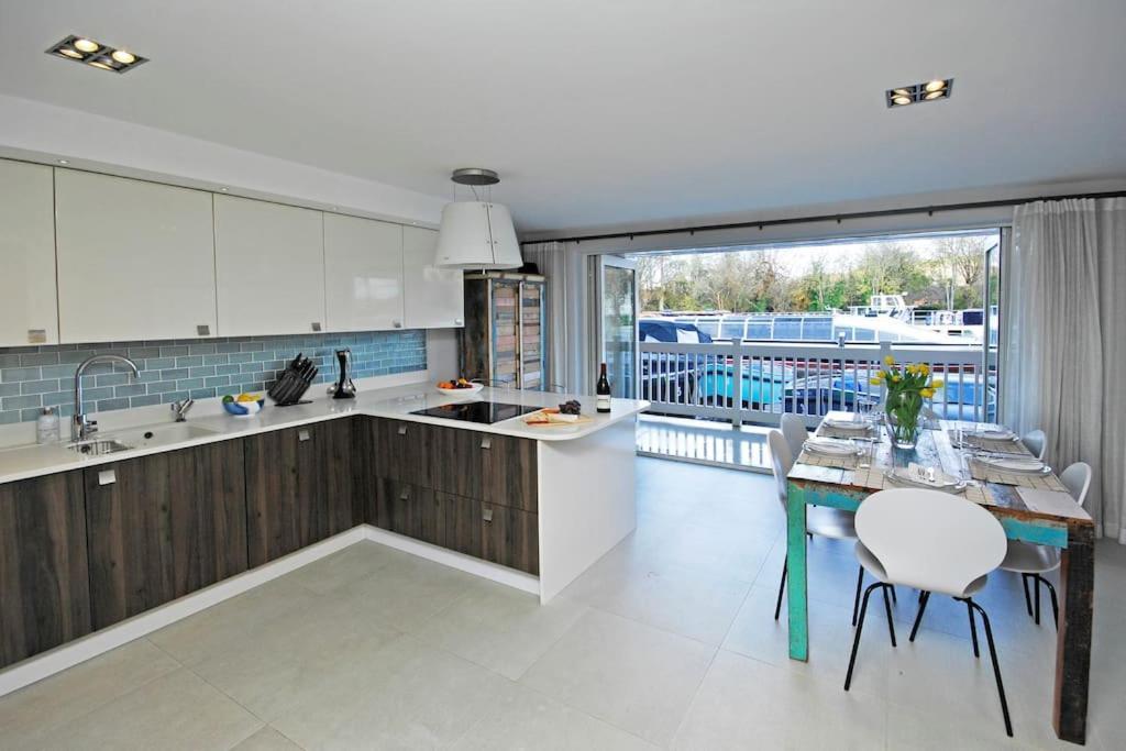 The Oars - Riverfront Property Henley-on-Thames Eksteriør billede